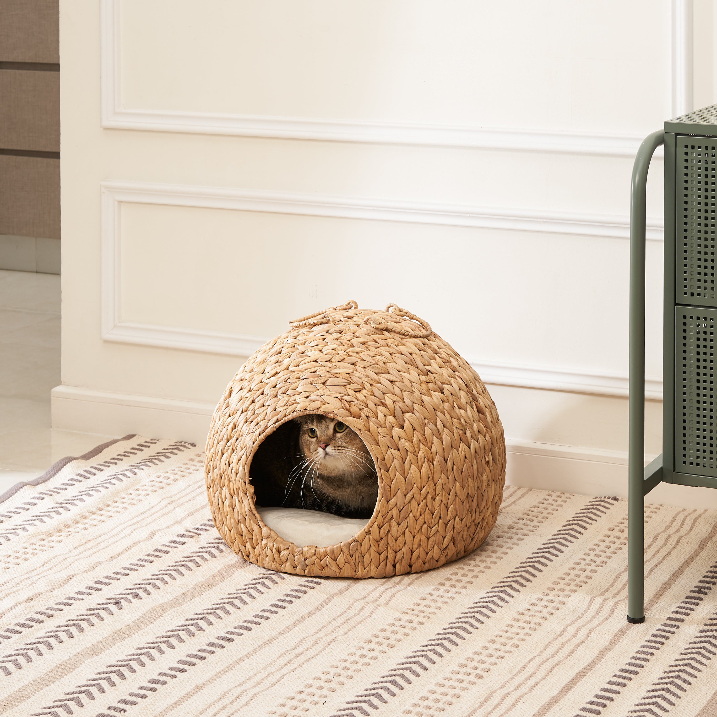 Woven Wicker Round Cat Bed Cave with Handles - 18" x 18"